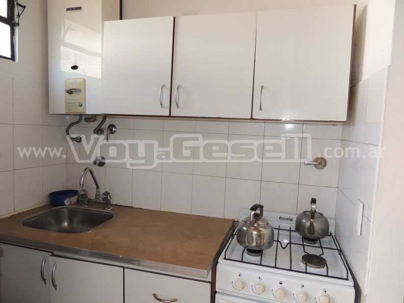 Alquilo Departamento Los Nuevos 4 en Villa Gesell zona Centro a 800 mts de la Playa 