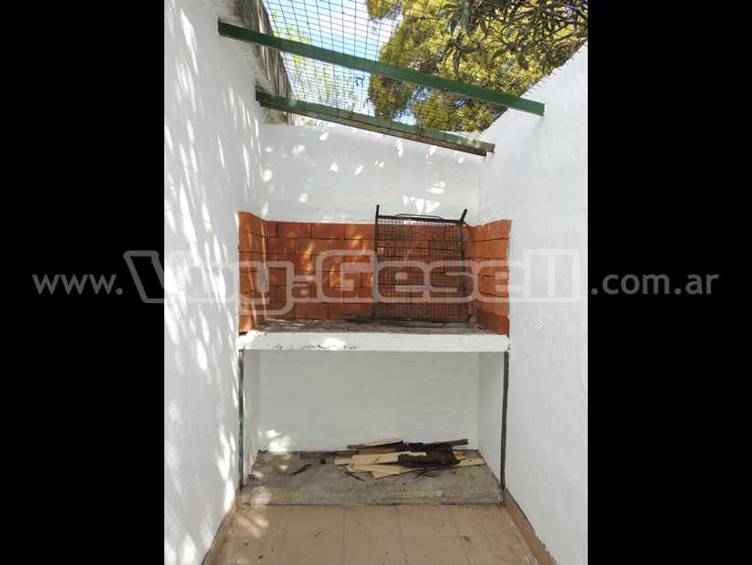 Alquilo Departamento Los Nuevos 4 en Villa Gesell zona Centro a 800 mts de la Playa