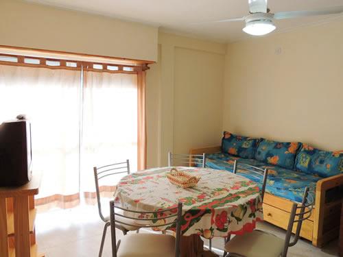 Alquilo Departamento Luna de Mar 2 en Villa Gesell zona Centro Comercial a 200 Mts de la Playa 