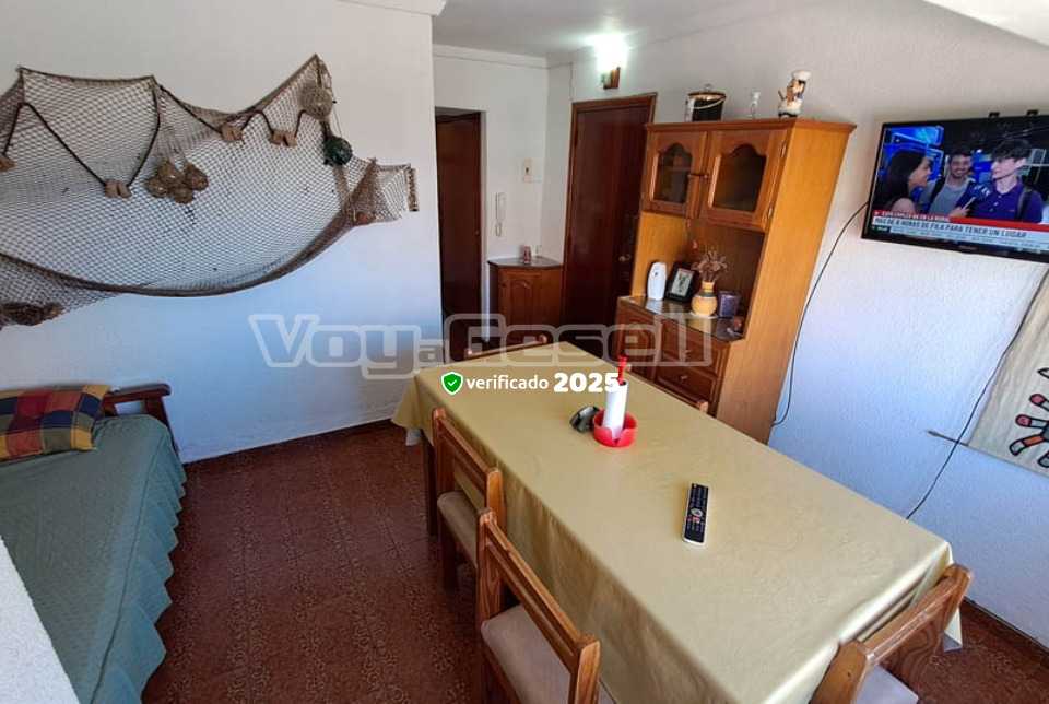 Alquilo Departamento Luvie 2A en Villa Gesell zona Centro Comercial a 60 Mts de la Playa 