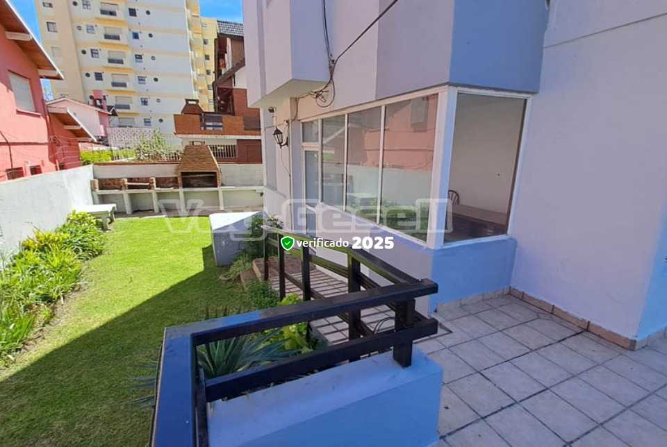 Alquilo Departamento Luvie 2A en Villa Gesell zona Centro Comercial a 60 Mts de la Playa 
