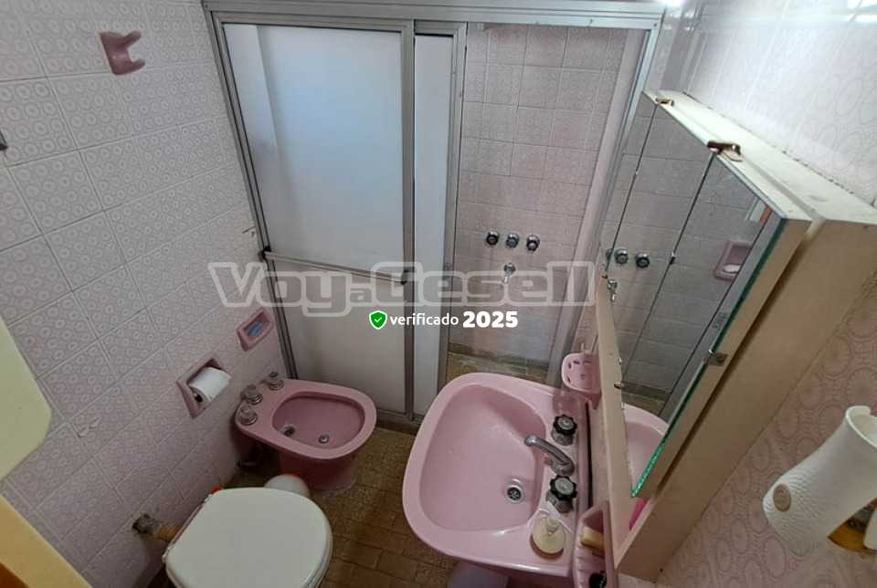 Alquilo Departamento Luvie 2A en Villa Gesell zona Centro Comercial a 60 Mts de la Playa