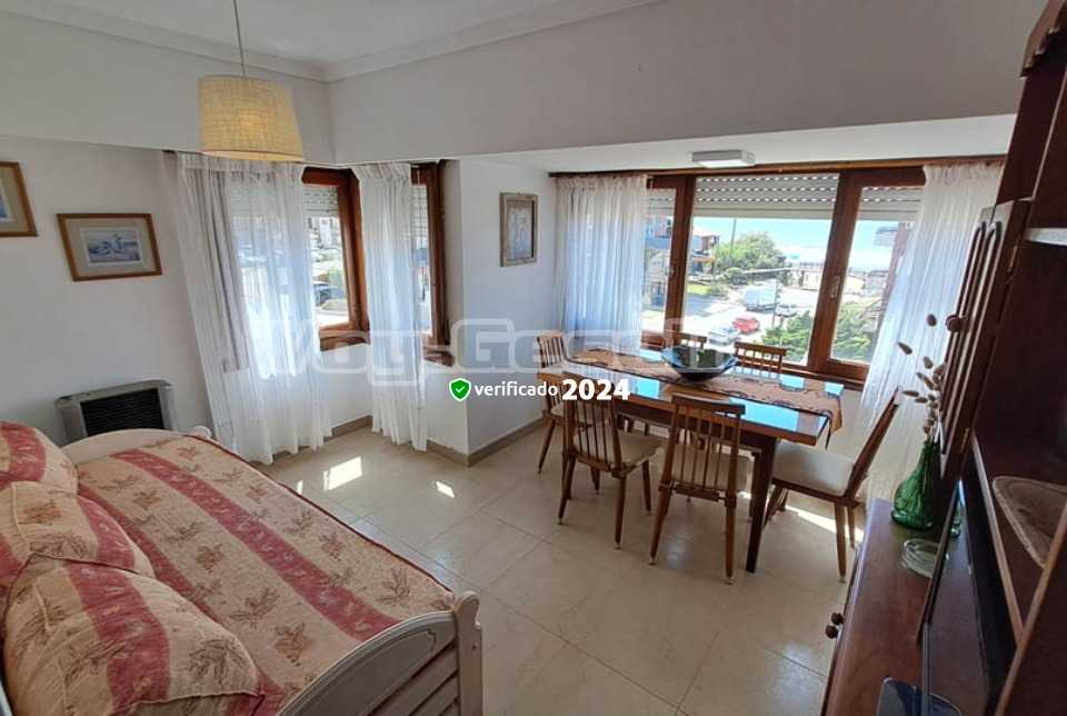 Alquilo Departamento Luvie 2B en Villa Gesell zona Centro Comercial a 64 Mts de la Playa 