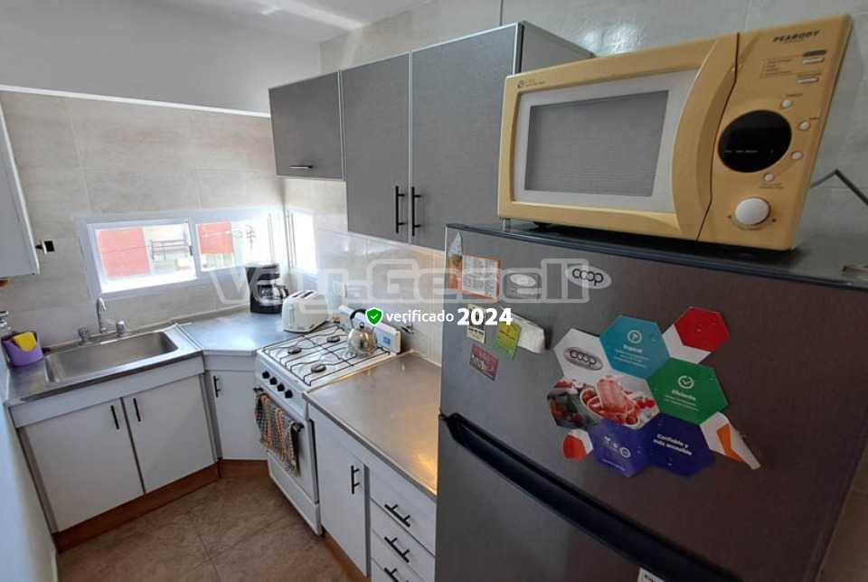 Alquilo Departamento Luvie 2B en Villa Gesell zona Centro Comercial a 64 Mts de la Playa 