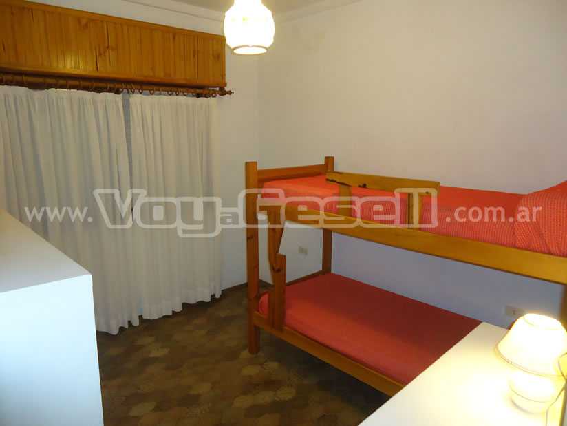 Alquilo Departamento Luz Mar Depto 4 en Villa Gesell zona Centro Comercial a 200 Mts de la Playa