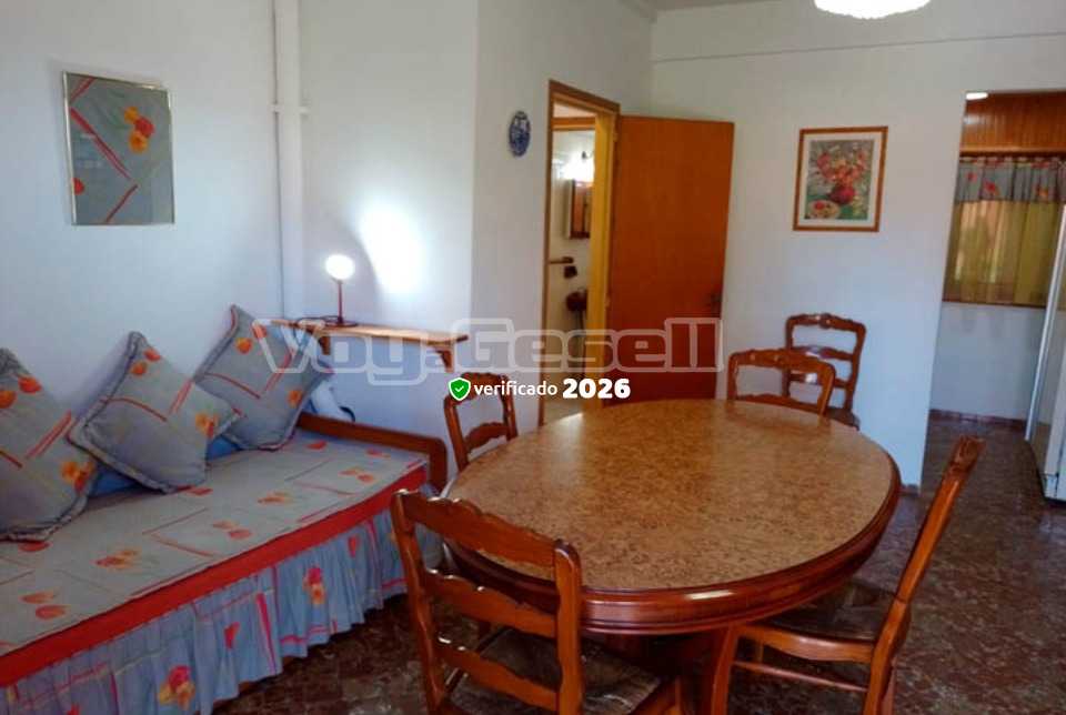 Alquilo Departamento Luz Mar Depto 4 en Villa Gesell zona Centro Comercial a 200 Mts de la Playa 