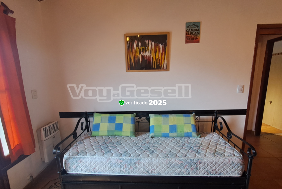 Alquilo Departamento Mama Rina en Villa Gesell zona Centro Comercial a 220 mts de la Playa 