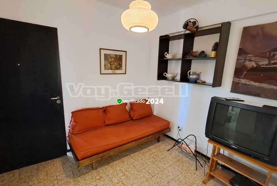Alquilo Departamento Mar Celeste 1D en Villa Gesell zona Centro a 400 mts de la Playa 