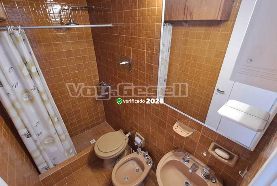 Alquilo Departamento Mar y Bosque en Villa Gesell zona Barrio Norte a 30 mts de la Playa 