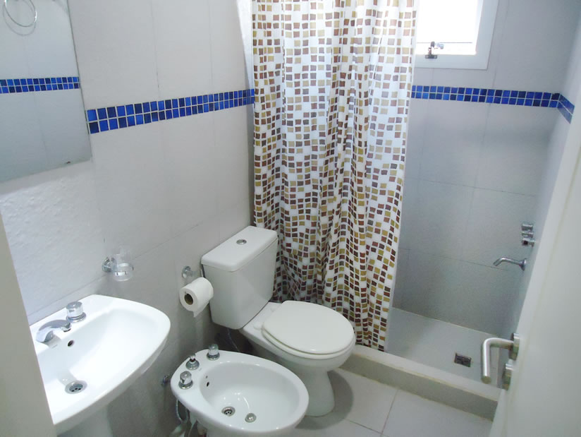 Alquilo Departamento Playa 111 1B en Villa Gesell zona Centro Comercial a 20 Mts de la Playa 