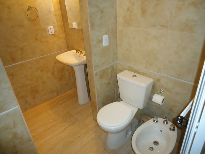 Alquilo Departamento Playa 111 3E en Villa Gesell zona Centro Comercial a 20 Mts de la Playa