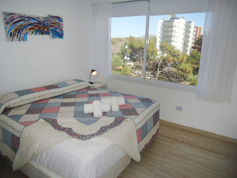 Alquilo Departamento Playa 111 3E en Villa Gesell zona Centro Comercial a 20 Mts de la Playa