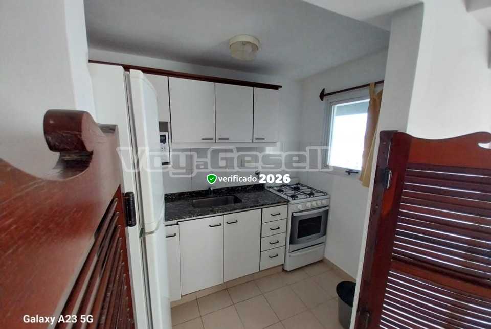 Alquilo Departamento Marbella Playa en Villa Gesell zona Centro Comercial a 20 mts de la Playa 