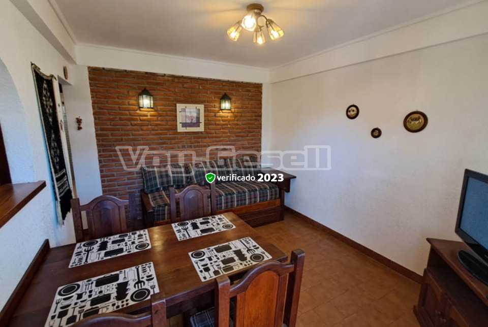 Alquilo Departamento Marges 1 en Villa Gesell zona Centro Comercial a 100 Mts de la Playa 