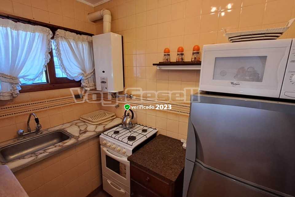 Alquilo Departamento Marges 1 en Villa Gesell zona Centro Comercial a 100 Mts de la Playa 