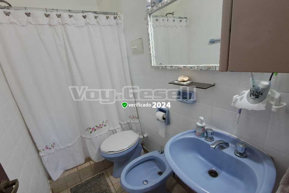 Alquilo Casa Maria Laura en Villa Gesell zona Sur a 700 mts de la Playa