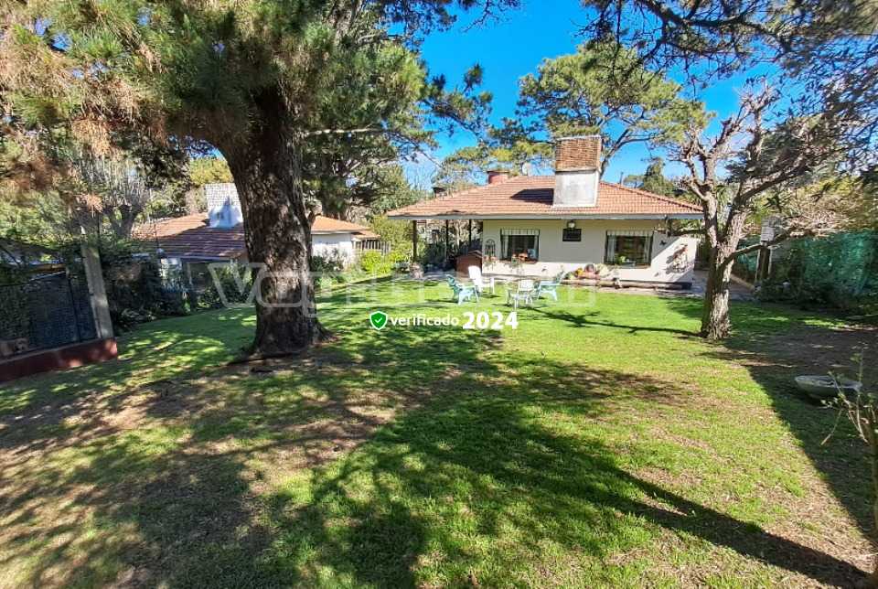 Alquilo Casa Maria Laura en Villa Gesell zona Sur a 700 mts de la Playa