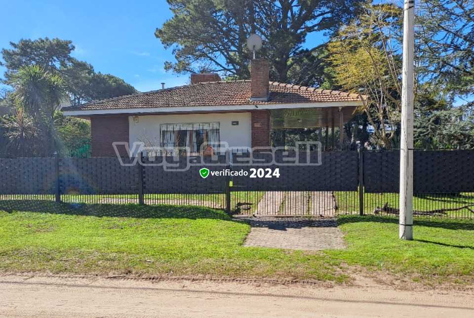 Alquilo Casa Maria Laura en Villa Gesell zona Sur a 700 mts de la Playa 