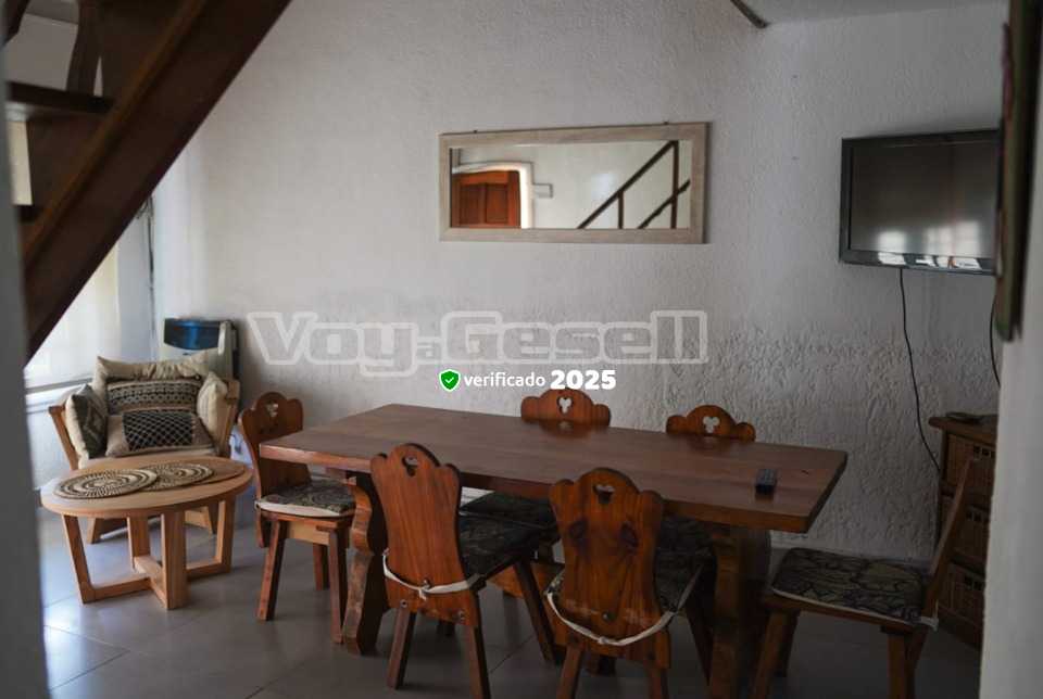 Alquilo Duplex Mati en Villa Gesell zona Centro Comercial a 500 Mts de la Playa 
