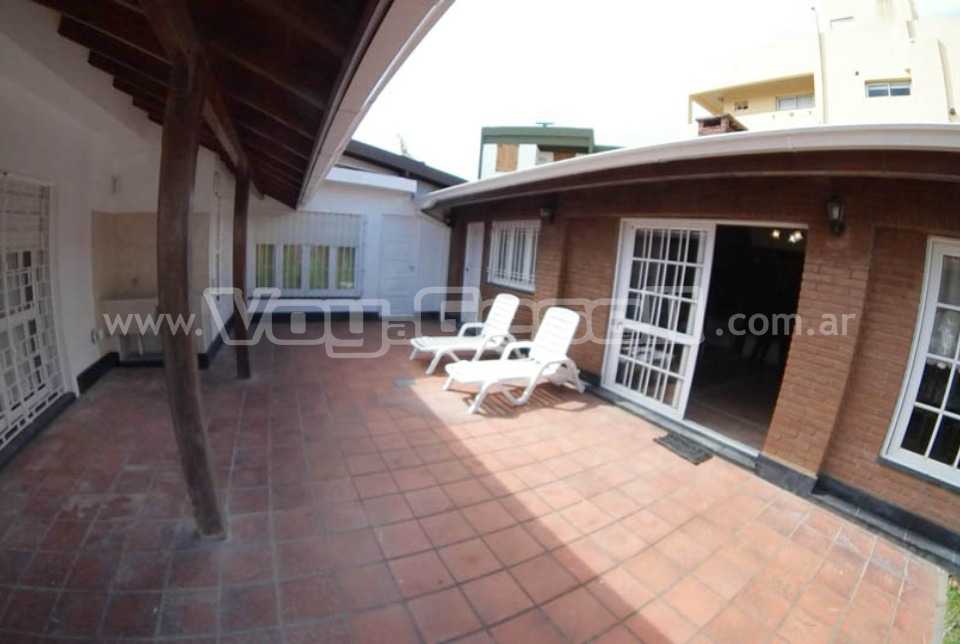 Alquilo Casa Meliara  en Villa Gesell zona Centro a 50 Mts de la Playa