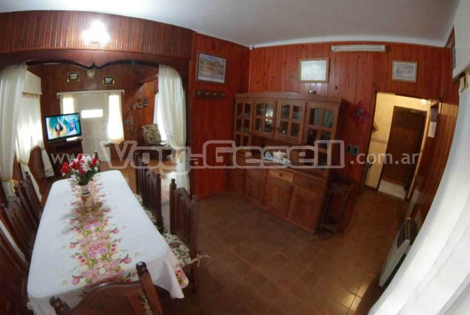 Alquilo Casa Meliara  en Villa Gesell zona Centro a 50 Mts de la Playa