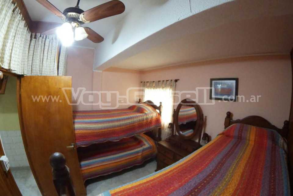 Alquilo Casa Meliara  en Villa Gesell zona Centro a 50 Mts de la Playa