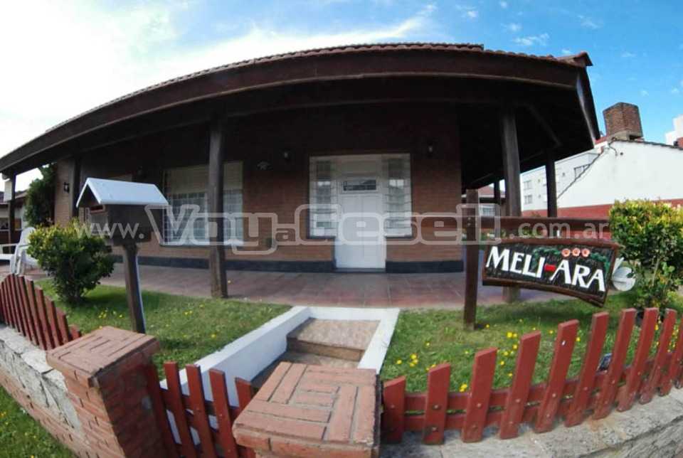 Alquilo Casa Meliara  en Villa Gesell zona Centro a 50 Mts de la Playa 