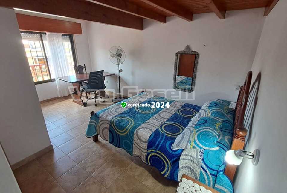 Alquilo Casa Piedra Azul en Villa Gesell zona Centro a 1600 Mts de la Playa