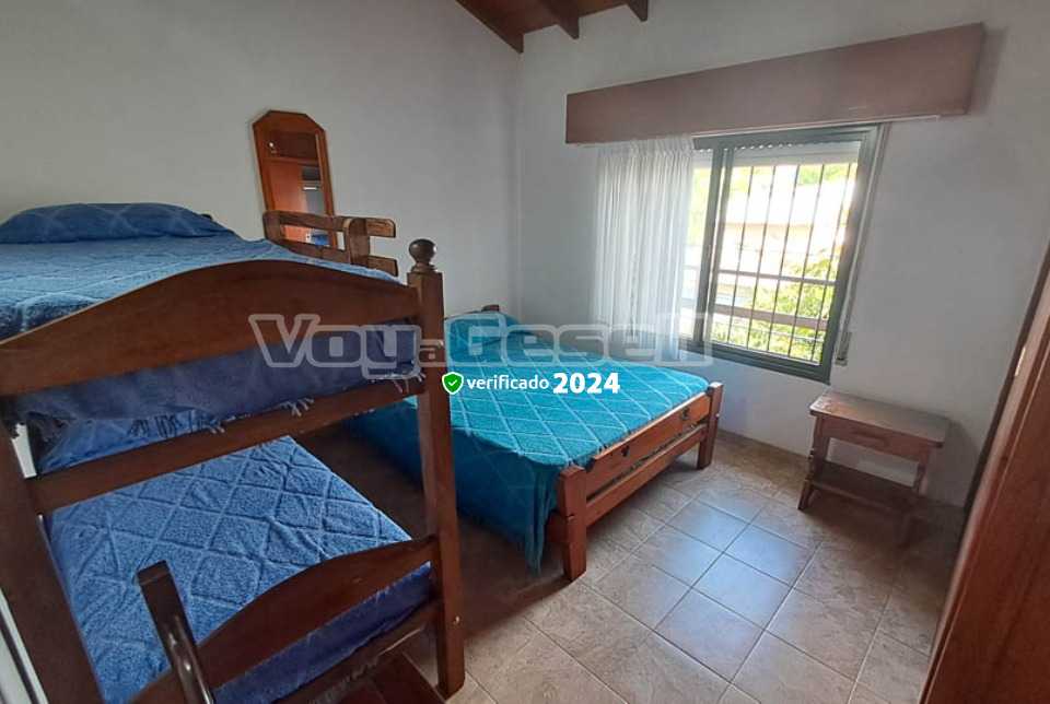 Alquilo Casa Piedra Azul en Villa Gesell zona Centro a 1600 Mts de la Playa