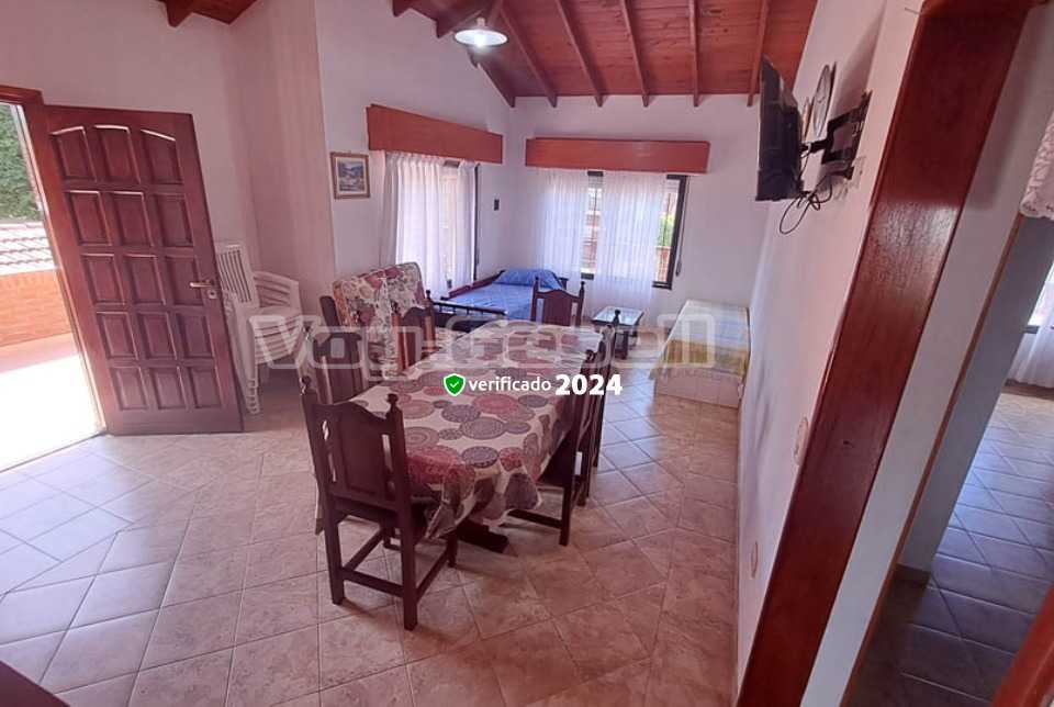 Alquilo Casa Piedra Azul en Villa Gesell zona Centro a 1600 Mts de la Playa