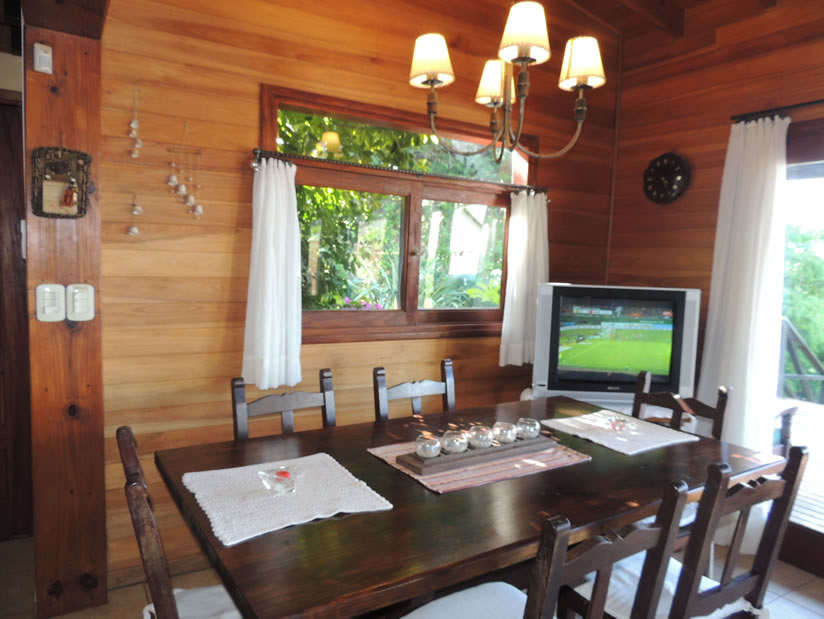 Alquilo Casa Monte Simon en Villa Gesell zona Barrio Norte a 500 Mts de la Playa 