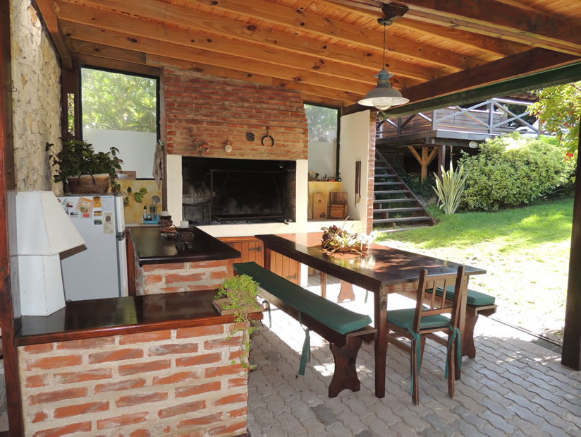 Alquilo Casa Monte Simon en Villa Gesell zona Barrio Norte a 500 Mts de la Playa