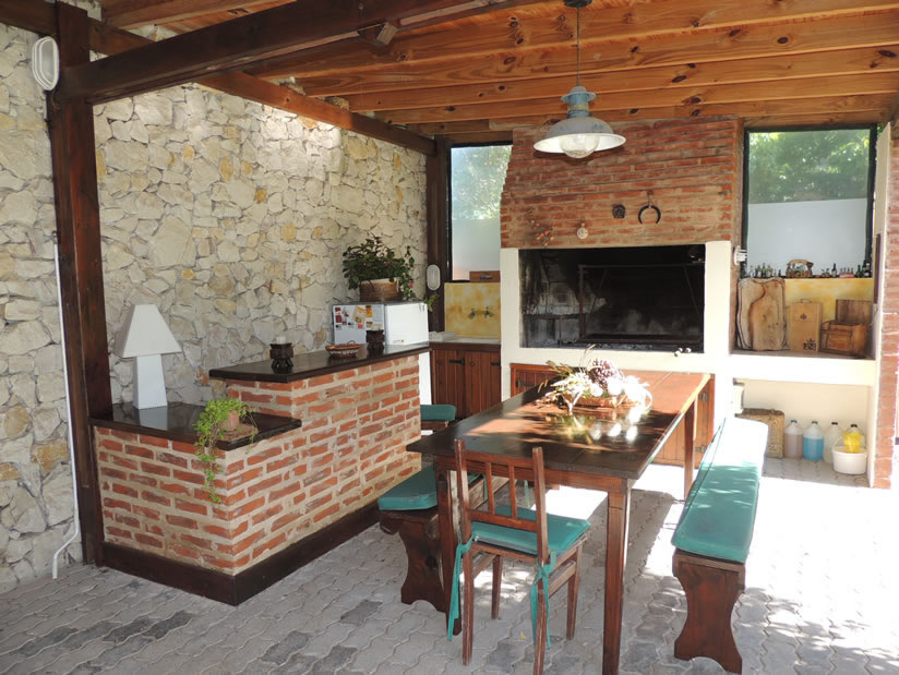 Alquilo Casa Monte Simon en Villa Gesell zona Barrio Norte a 500 Mts de la Playa