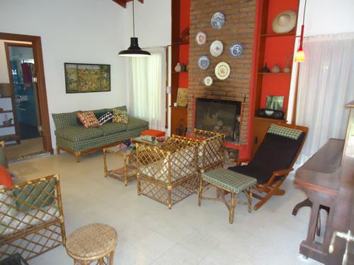 Alquilo Casa Nono A en Villa Gesell zona Barrio Norte a 1000 Mts de la Playa 