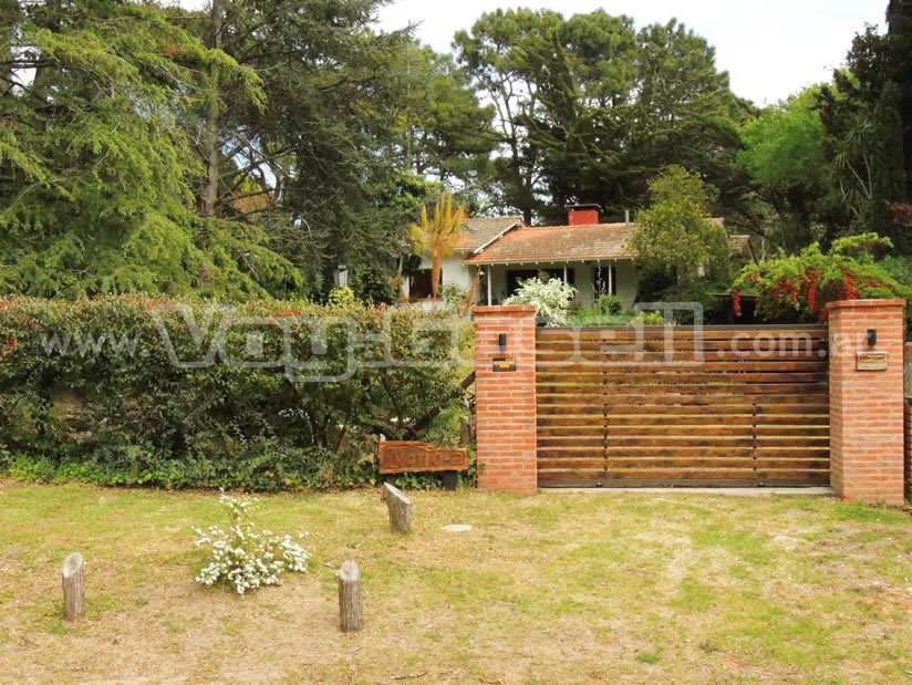 Alquilo Casa Nono A en Villa Gesell zona Barrio Norte a 1000 Mts de la Playa 