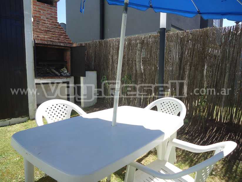 Alquilo Duplex Nuestro Sueño en Villa Gesell zona Sur a 200 Mts de la Playa