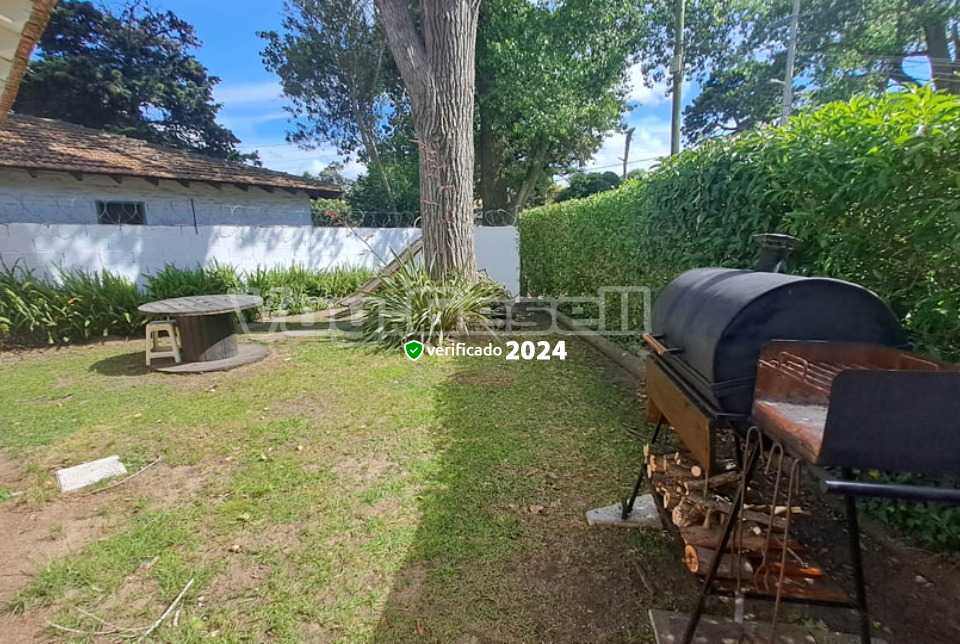 Alquilo Casa Nuria en Villa Gesell zona Centro a 550 mts de la Playa 