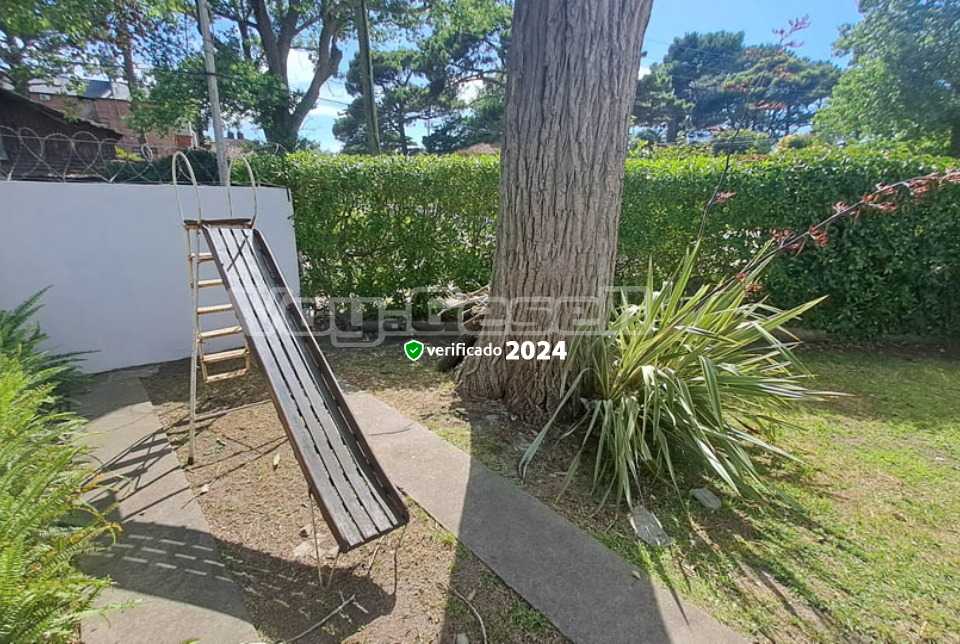 Alquilo Casa Nuria en Villa Gesell zona Centro a 550 mts de la Playa 