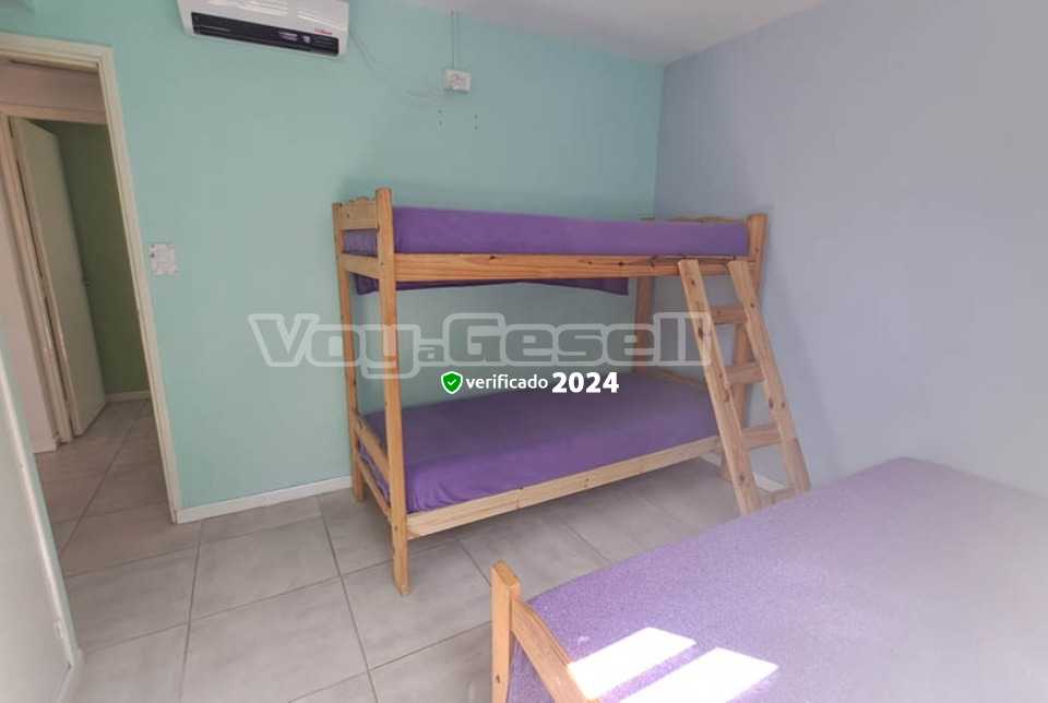 Alquilo Casa Nuria en Villa Gesell zona Centro a 550 mts de la Playa