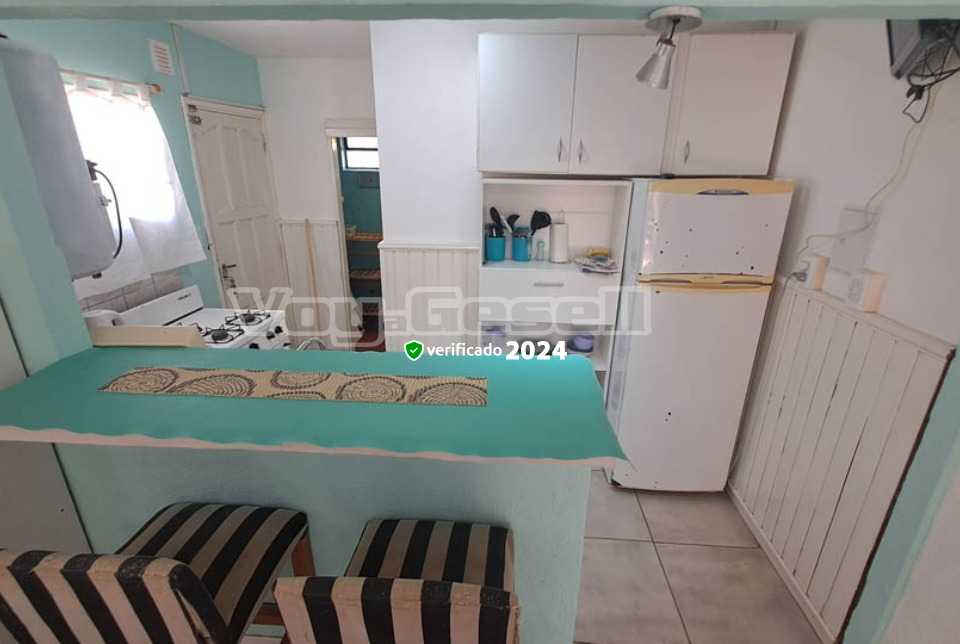 Alquilo Casa Nuria en Villa Gesell zona Centro a 550 mts de la Playa 