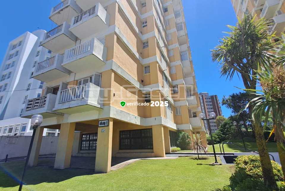 Alquilo Departamento Okey I 1D en Villa Gesell zona Centro Comercial a 140 Mts de la Playa 