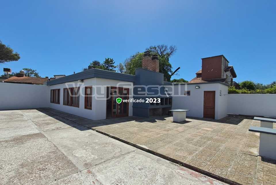 Alquilo Departamento Orion 10B en Villa Gesell zona Sur a 100 Mts de la Playa