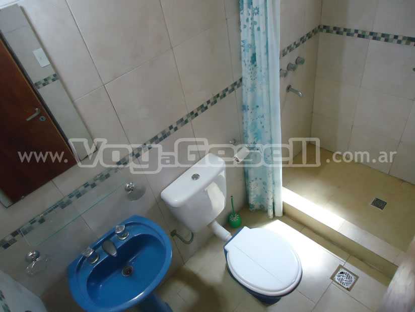 Alquilo Departamento P y P en Villa Gesell zona Centro a 1600 Mts de la Playa