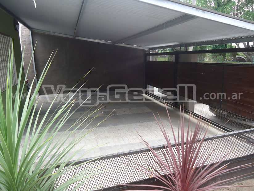 Alquilo Departamento P y P en Villa Gesell zona Centro a 1600 Mts de la Playa 