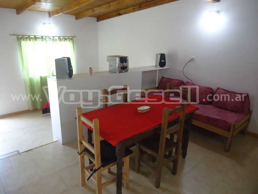 Alquilo Departamento P y P en Villa Gesell zona Centro a 1600 Mts de la Playa