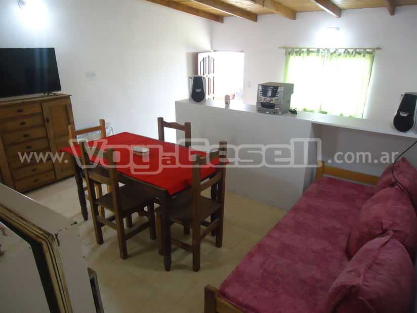 Alquilo Departamento P y P en Villa Gesell zona Centro a 1600 Mts de la Playa