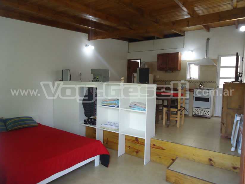 Alquilo Departamento P y P en Villa Gesell zona Centro a 1600 Mts de la Playa 