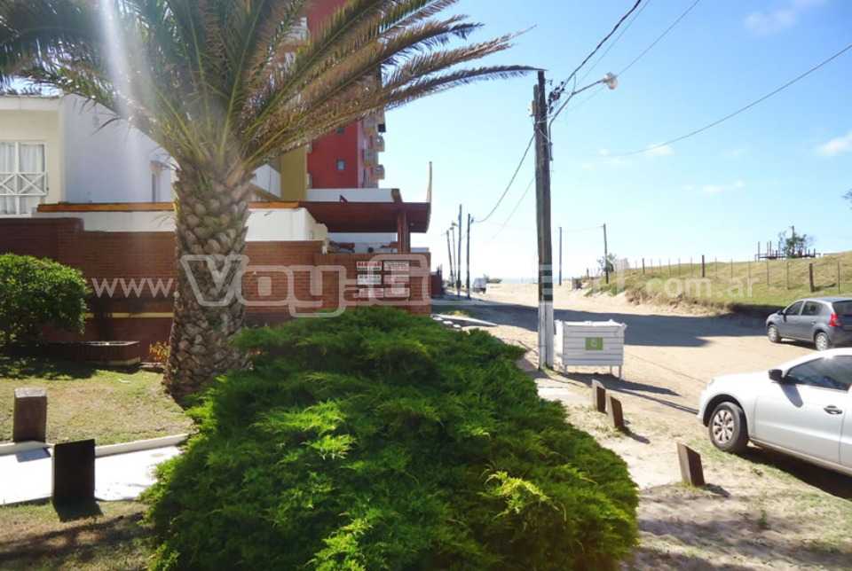 Alquilo Departamento Palmeras V depto 3 en Villa Gesell zona Centro Comercial a 50 Mts de la Playa 