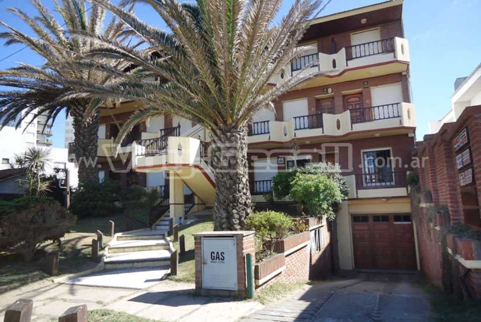 Alquilo Departamento Palmeras V depto 3 en Villa Gesell zona Centro Comercial a 50 Mts de la Playa 