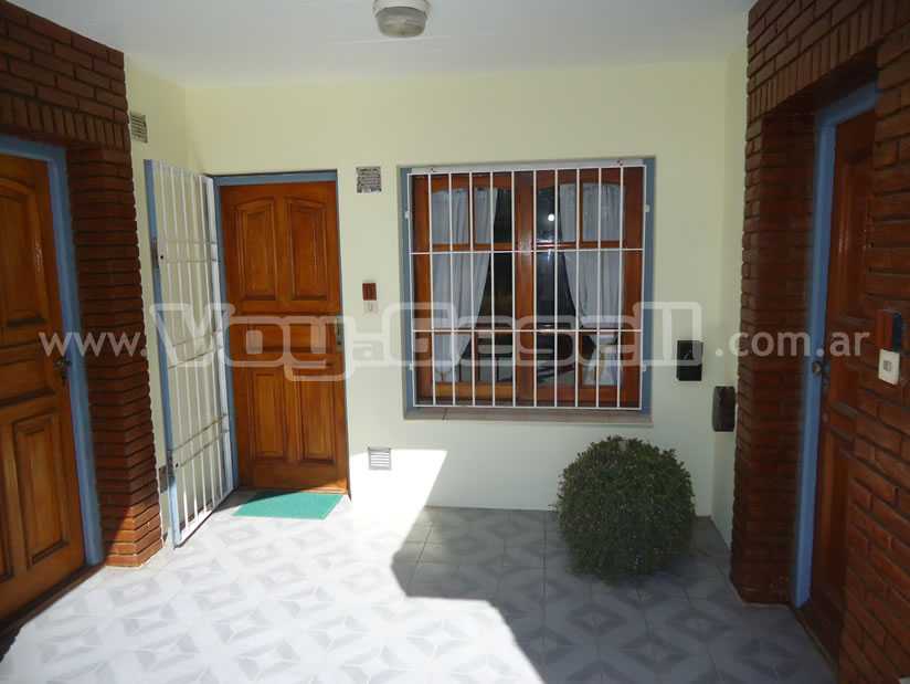 Alquilo Departamento Palmeras VII PB 2 en Villa Gesell zona Centro Comercial a 180 Mts de la Playa 